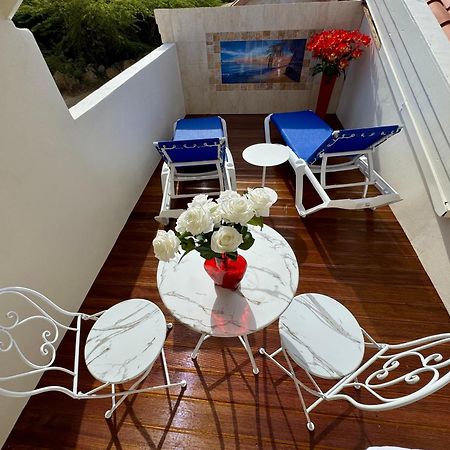 Boutique Hotel Swiss Paradise Aruba Villas And Suites Palm Beach Eksteriør billede