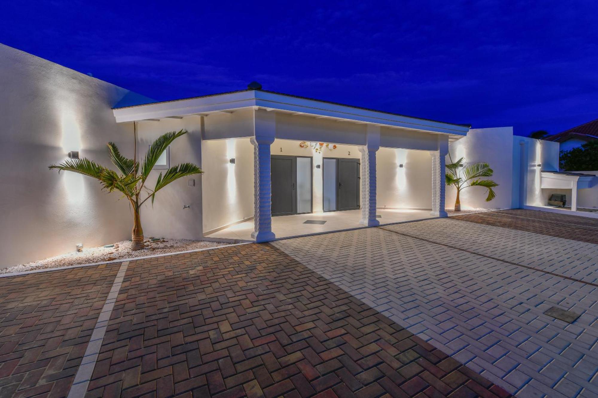 Boutique Hotel Swiss Paradise Aruba Villas And Suites Palm Beach Eksteriør billede