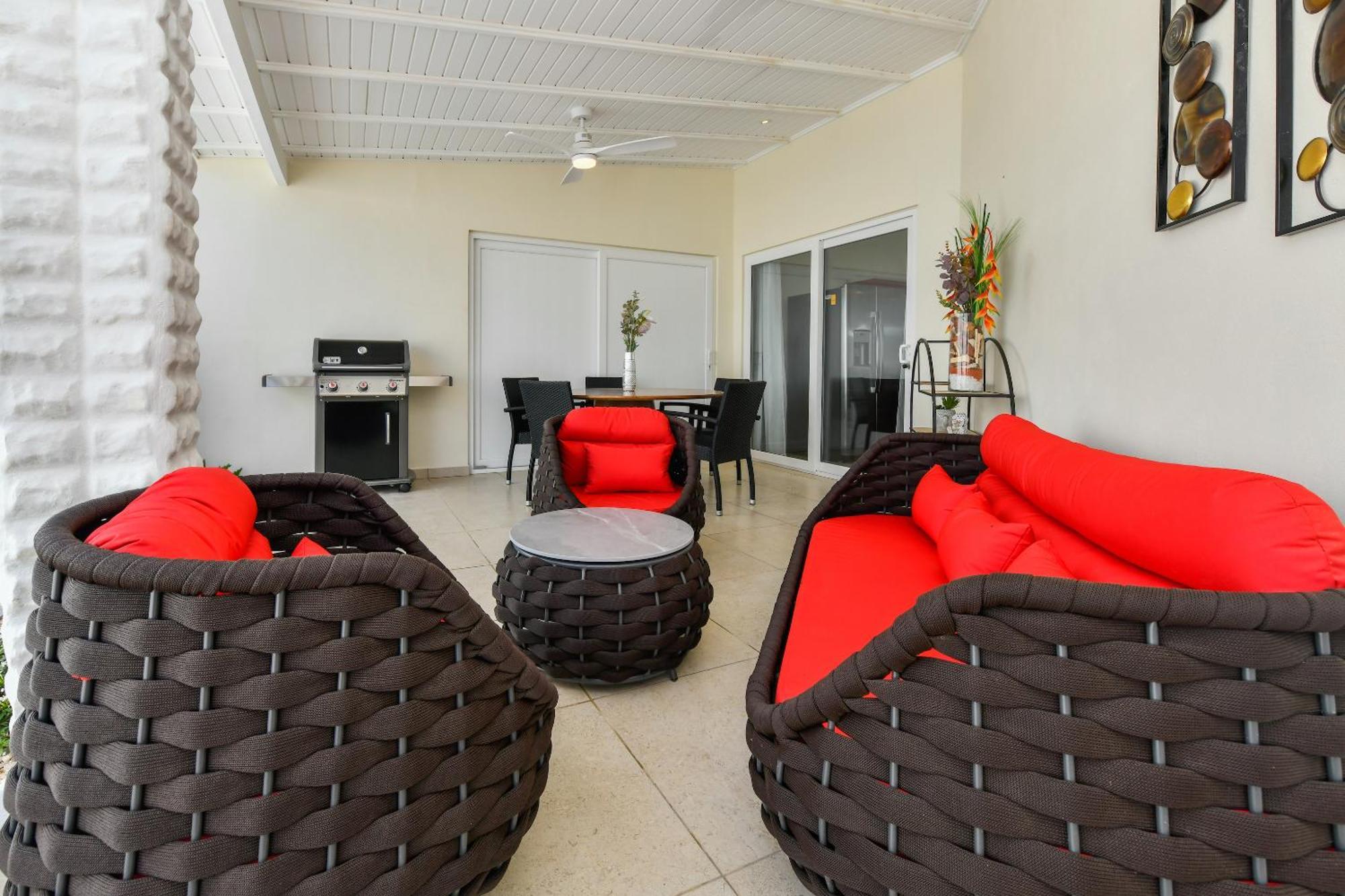 Boutique Hotel Swiss Paradise Aruba Villas And Suites Palm Beach Eksteriør billede