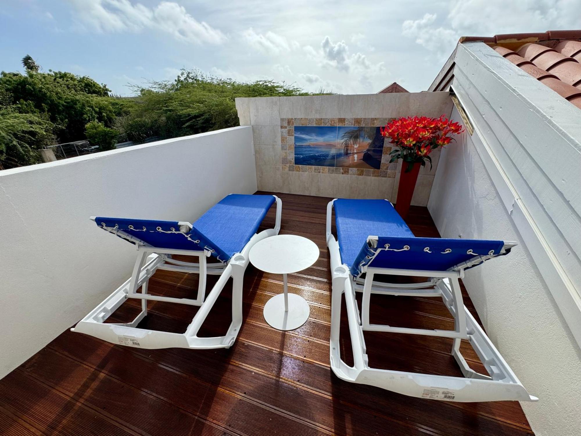 Boutique Hotel Swiss Paradise Aruba Villas And Suites Palm Beach Eksteriør billede